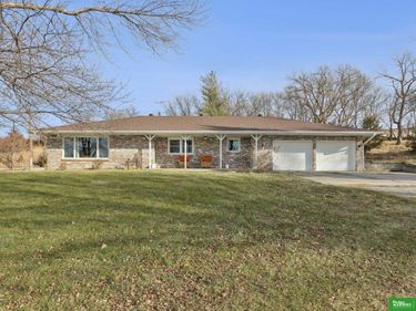 1045 Hwy 77, Oakland, NE 68045