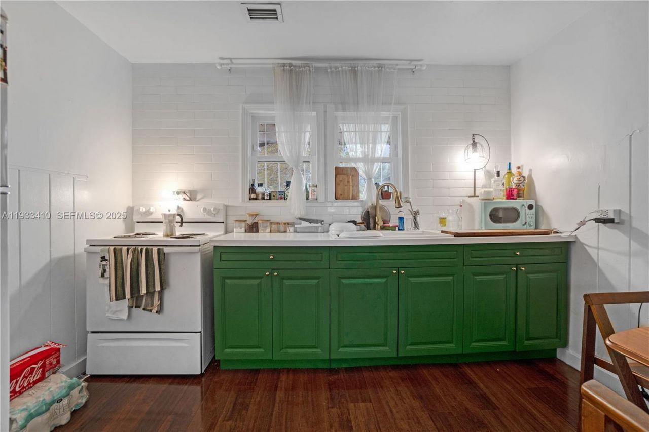 9210 NW 4th Ave , Miami, FL 33150 Photo