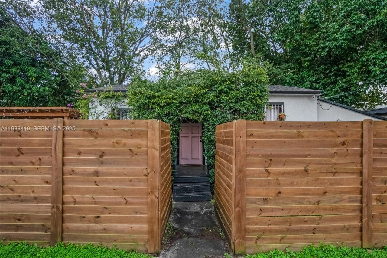 9210 NW 4th Ave , Miami, FL 33150 Photo