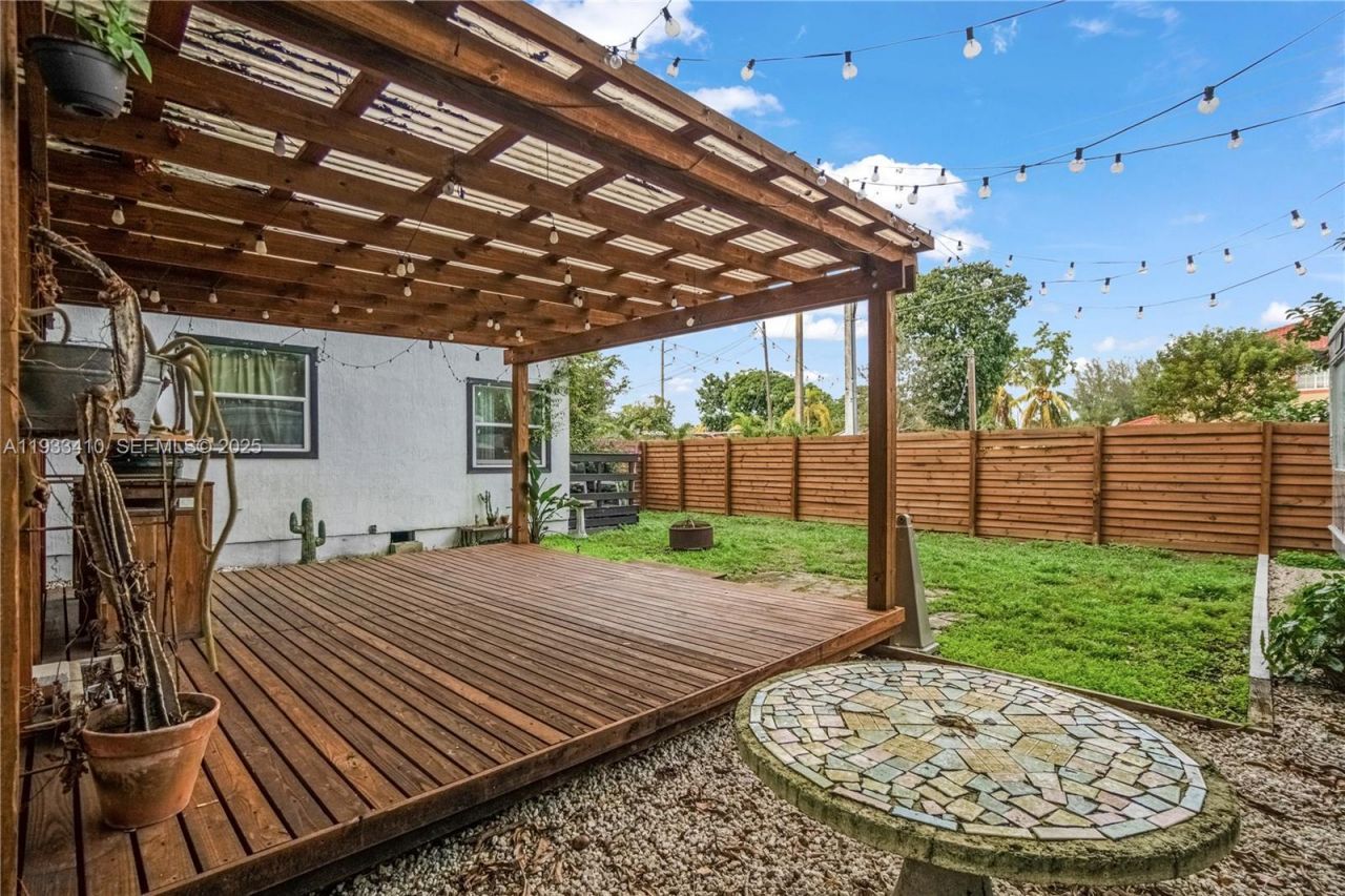 9210 NW 4th Ave , Miami, FL 33150 Photo