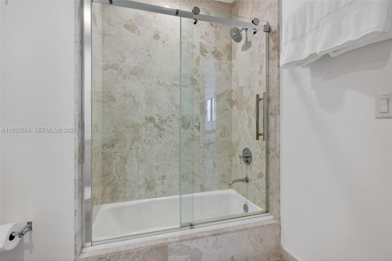 4100 Island Blvd , Unit 1403, Aventura, FL 33160 Photo