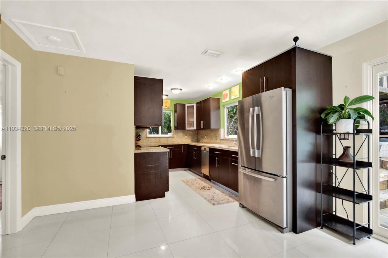 7135 SW 19th Ter, Miami, FL 33155 Photo