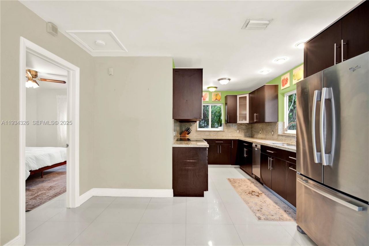 7135 SW 19th Ter, Miami, FL 33155 Photo