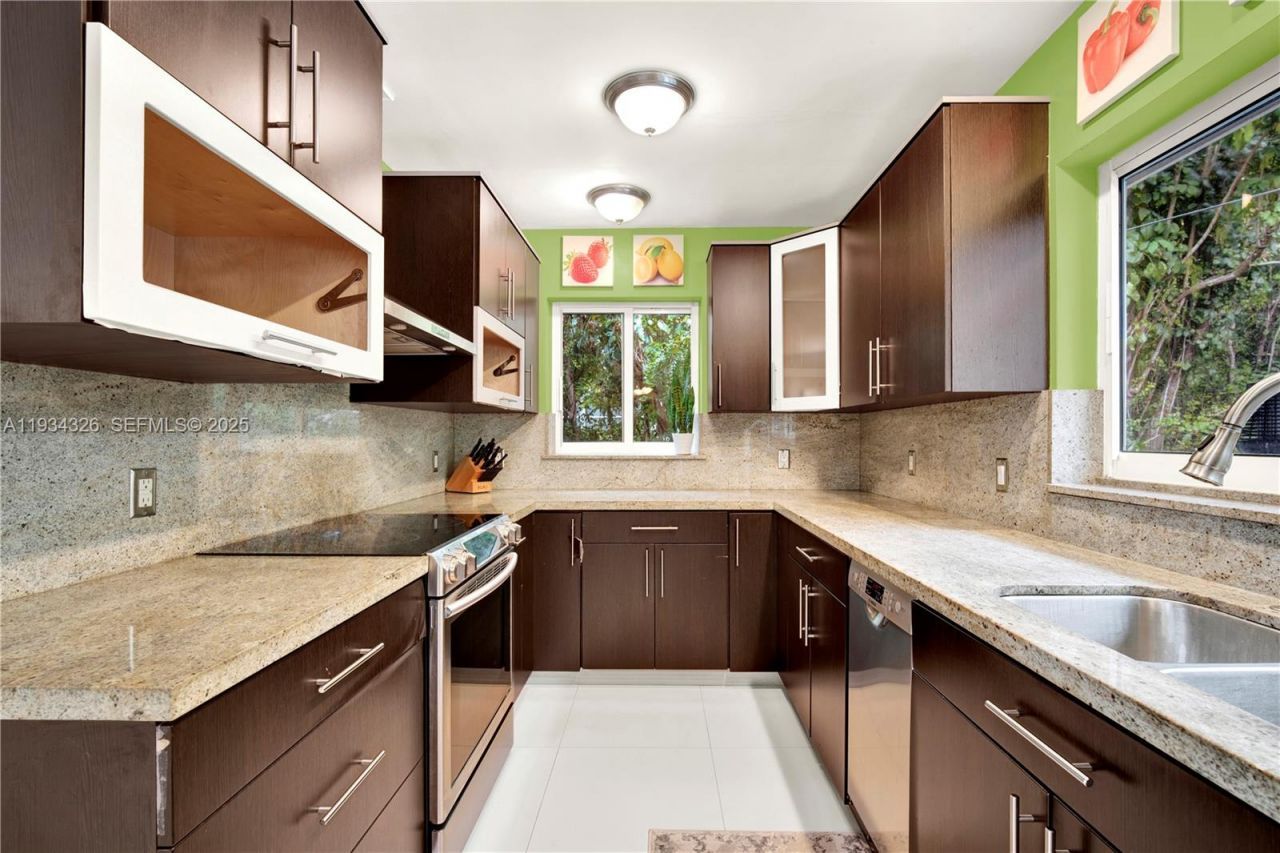 7135 SW 19th Ter, Miami, FL 33155 Photo