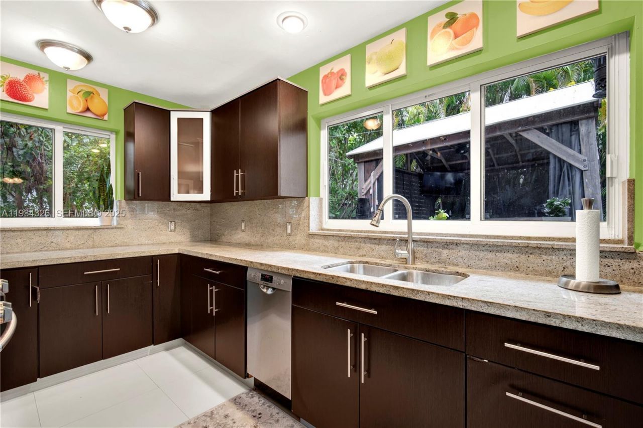 7135 SW 19th Ter, Miami, FL 33155 Photo