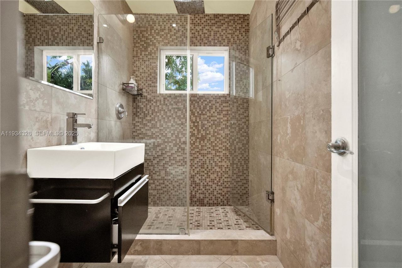 7135 SW 19th Ter, Miami, FL 33155 Photo