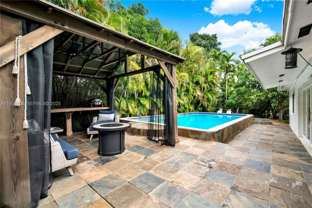 7135 SW 19th Ter, Miami, FL 33155 Photo