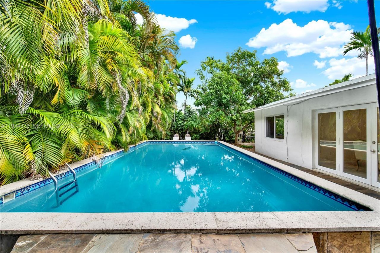 7135 SW 19th Ter, Miami, FL 33155 Photo