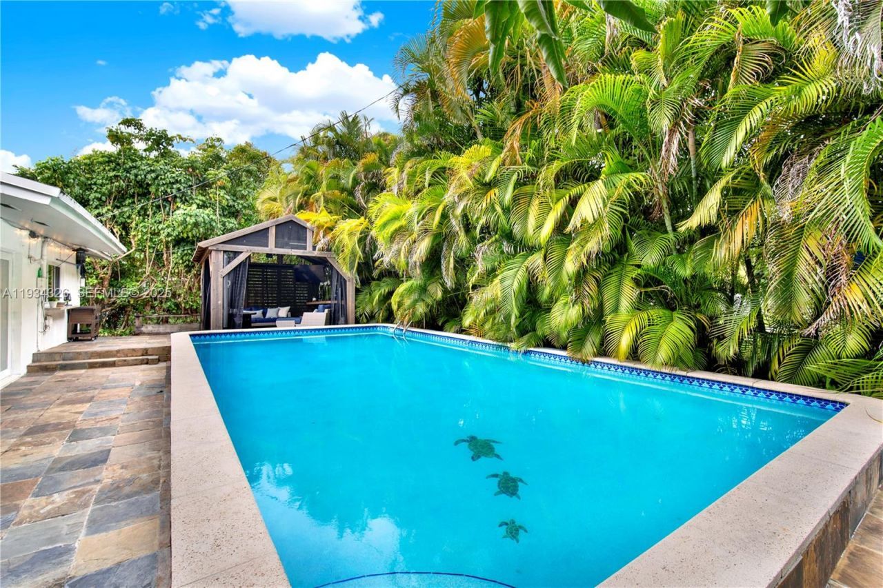 7135 SW 19th Ter, Miami, FL 33155 Photo