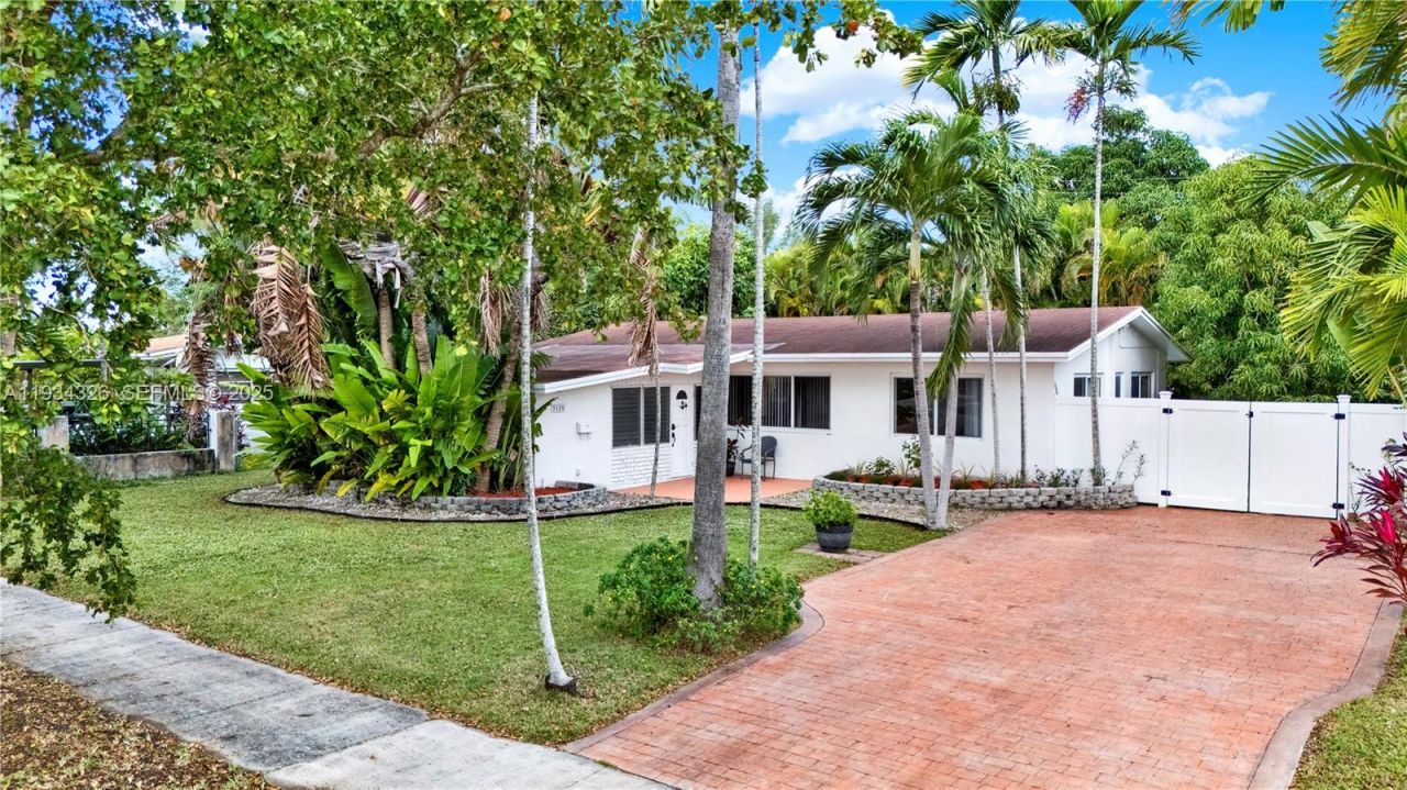 7135 SW 19th Ter, Miami, FL 33155 Photo