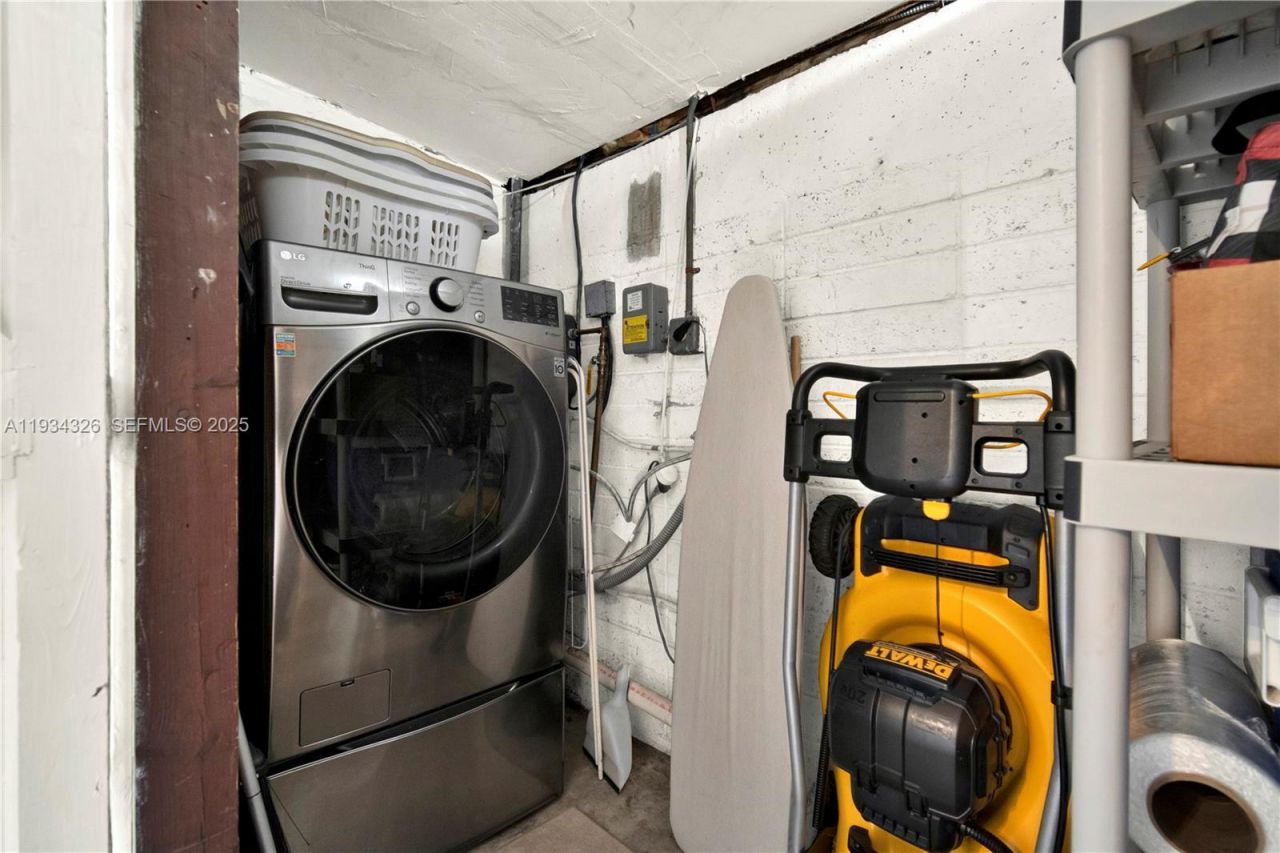 7135 SW 19th Ter, Miami, FL 33155 Photo