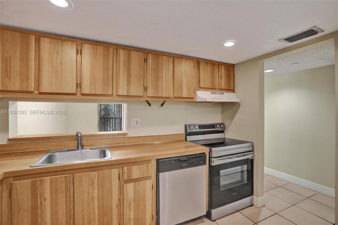 8540 SW 133rd Ave Rd, Unit 321, Miami, FL 33183 Photo