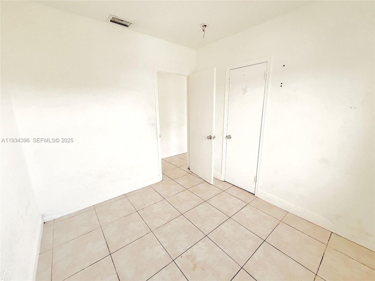 15410 NW 29th Ct , Unit A, Miami, FL 33180 Photo
