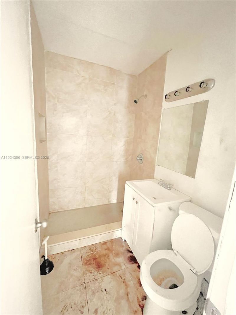 15410 NW 29th Ct , Unit A, Miami, FL 33180 Photo