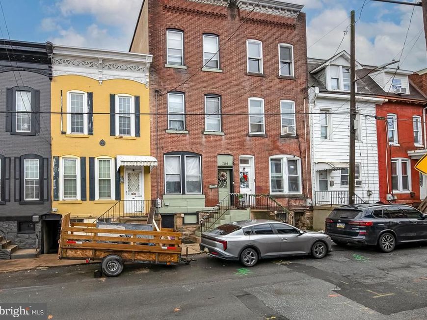 709 W Norwegian Street, Pottsville, PA 17901 Main Photo