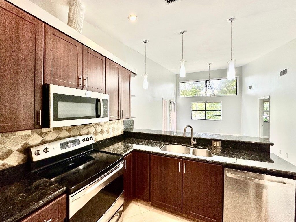 1917 NW 94th Avenue, Unit 204a, Coral Springs, FL 33071 Photo