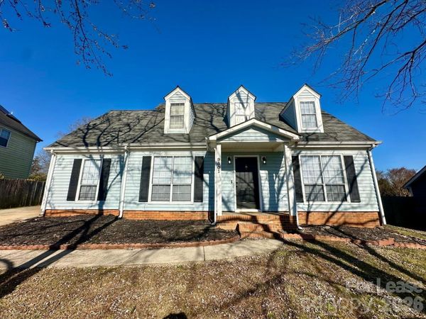 9501 Pondside Lane, Charlotte, NC 28213