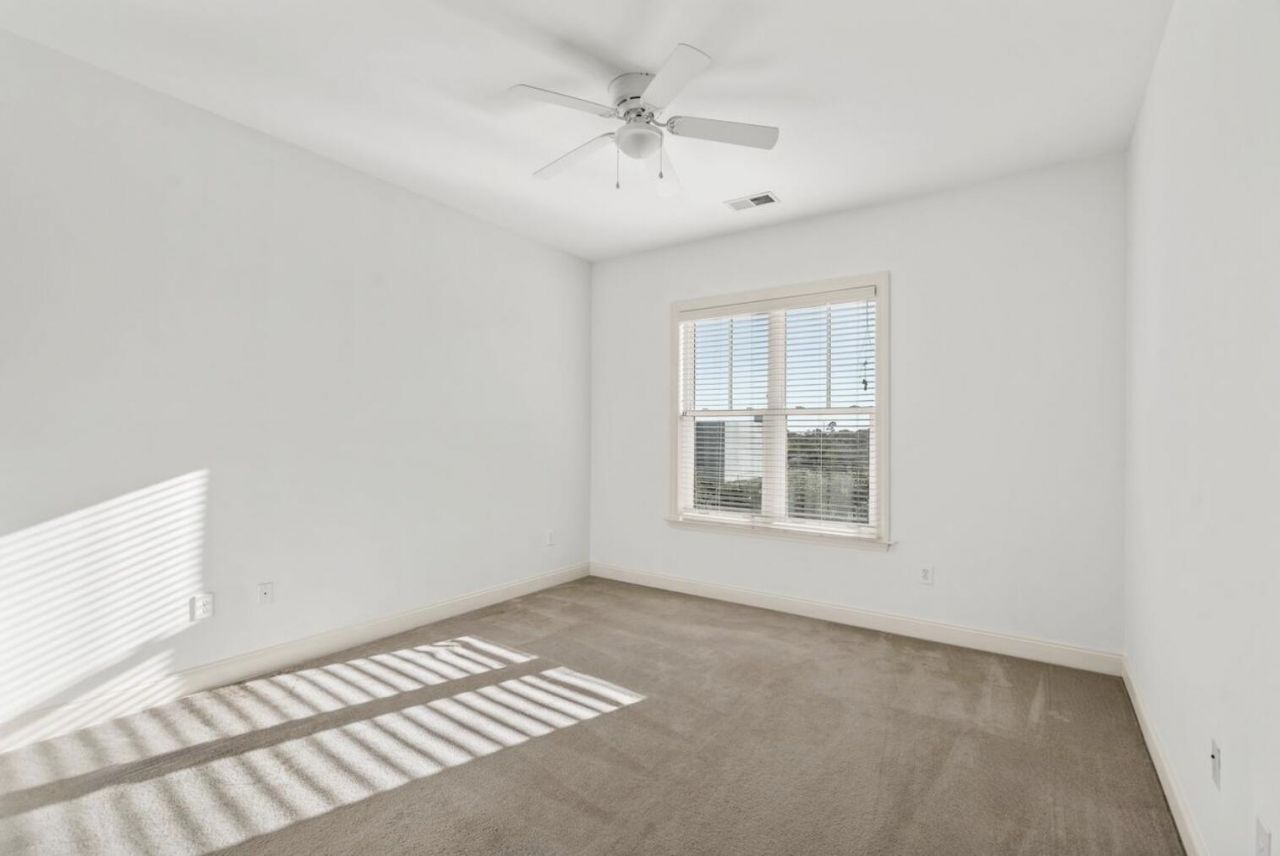 200 River Landing Photo 11