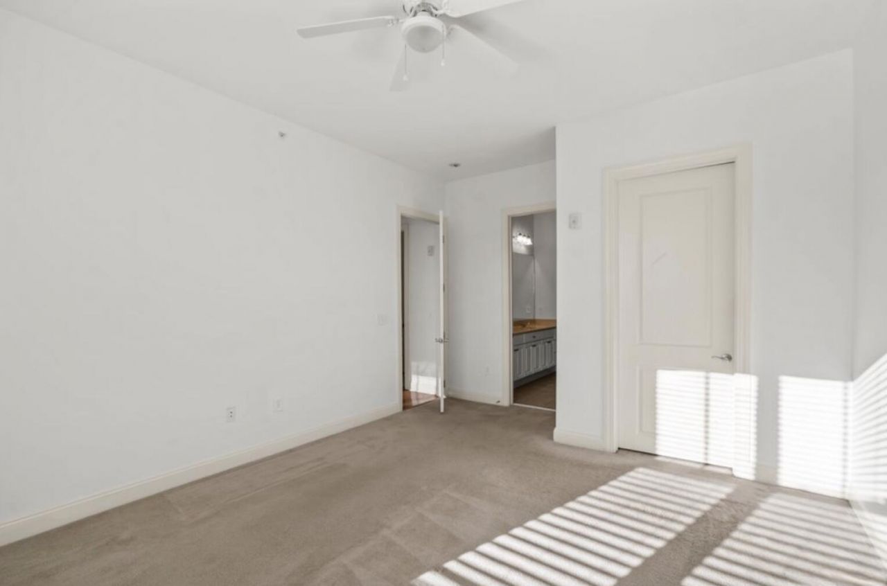 200 River Landing Photo 13