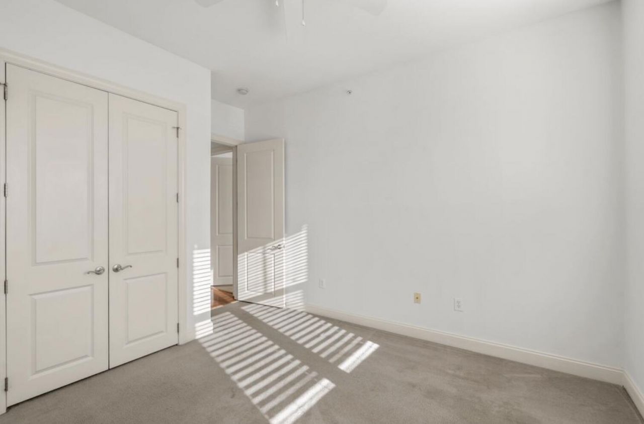 200 River Landing Photo 16