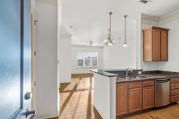 200 River Landing photo 4