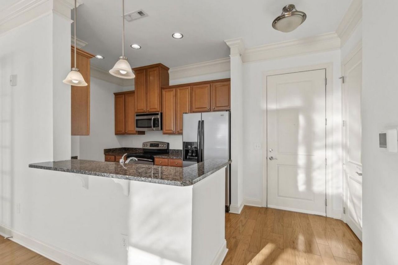 200 River Landing Photo 4