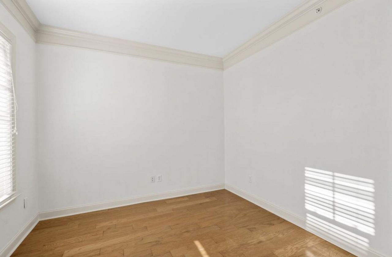 200 River Landing Photo 9