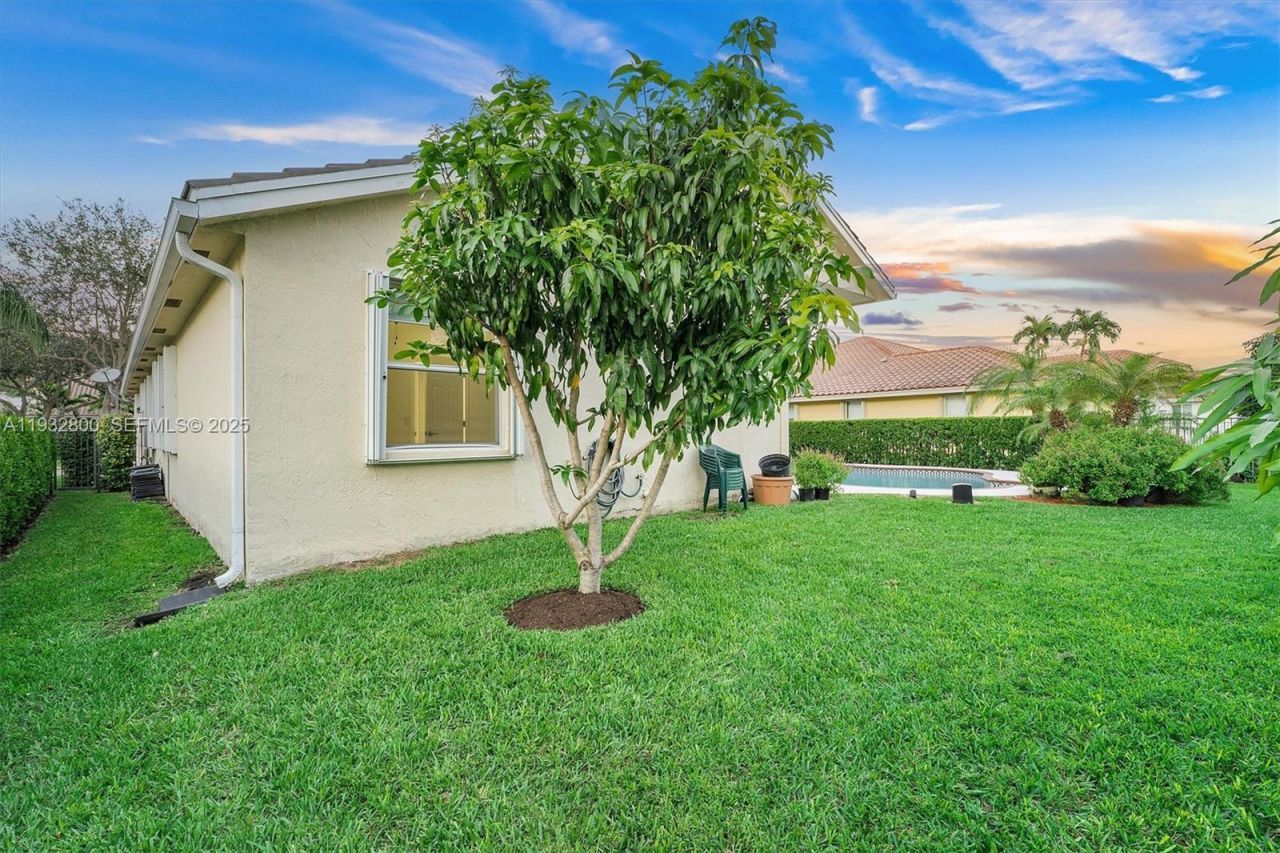 2667 Palmer Pl, Weston, FL 33332 Photo