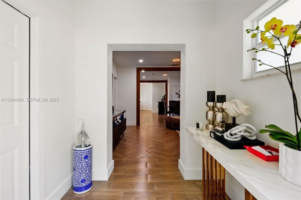 1363 Biarritz Dr, Miami Beach, FL 33141 Photo