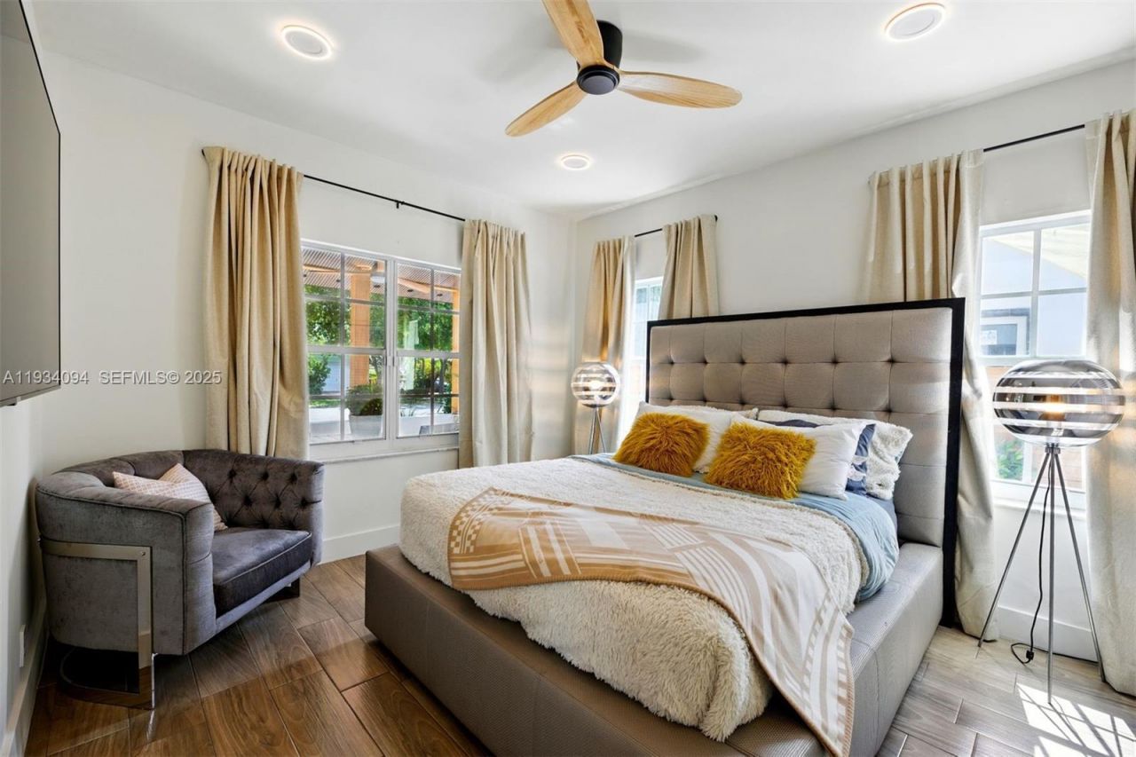 1363 Biarritz Dr, Miami Beach, FL 33141 Photo