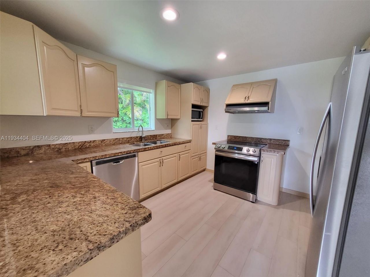 825 Cremona Ave, Coral Gables, FL 33146 Photo