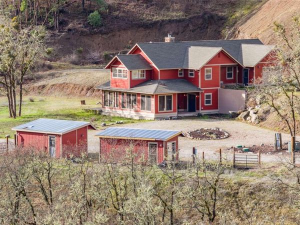 4760 Galls Creek Road, Gold Hill, OR 97525