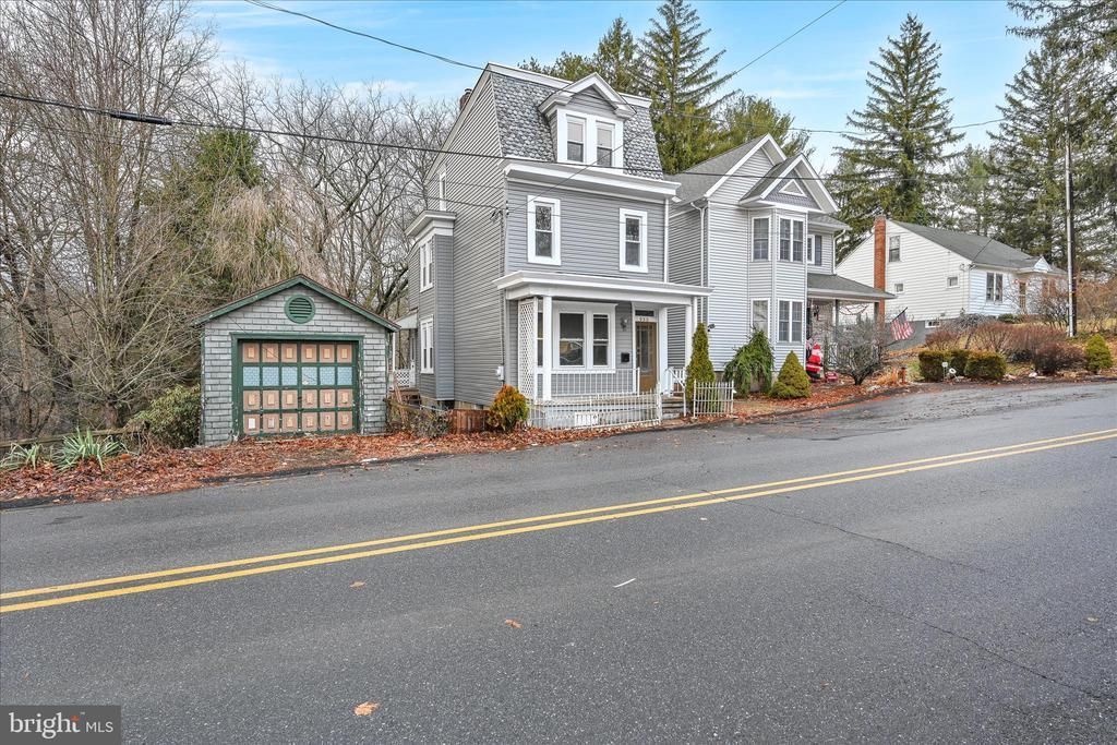 935 N CENTRE STREET, POTTSVILLE, PA 17901