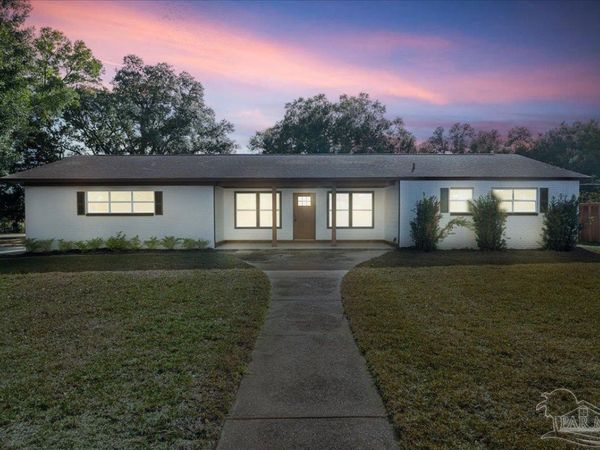 2001 Saddlebrook Dr, Pensacola, FL 32526
