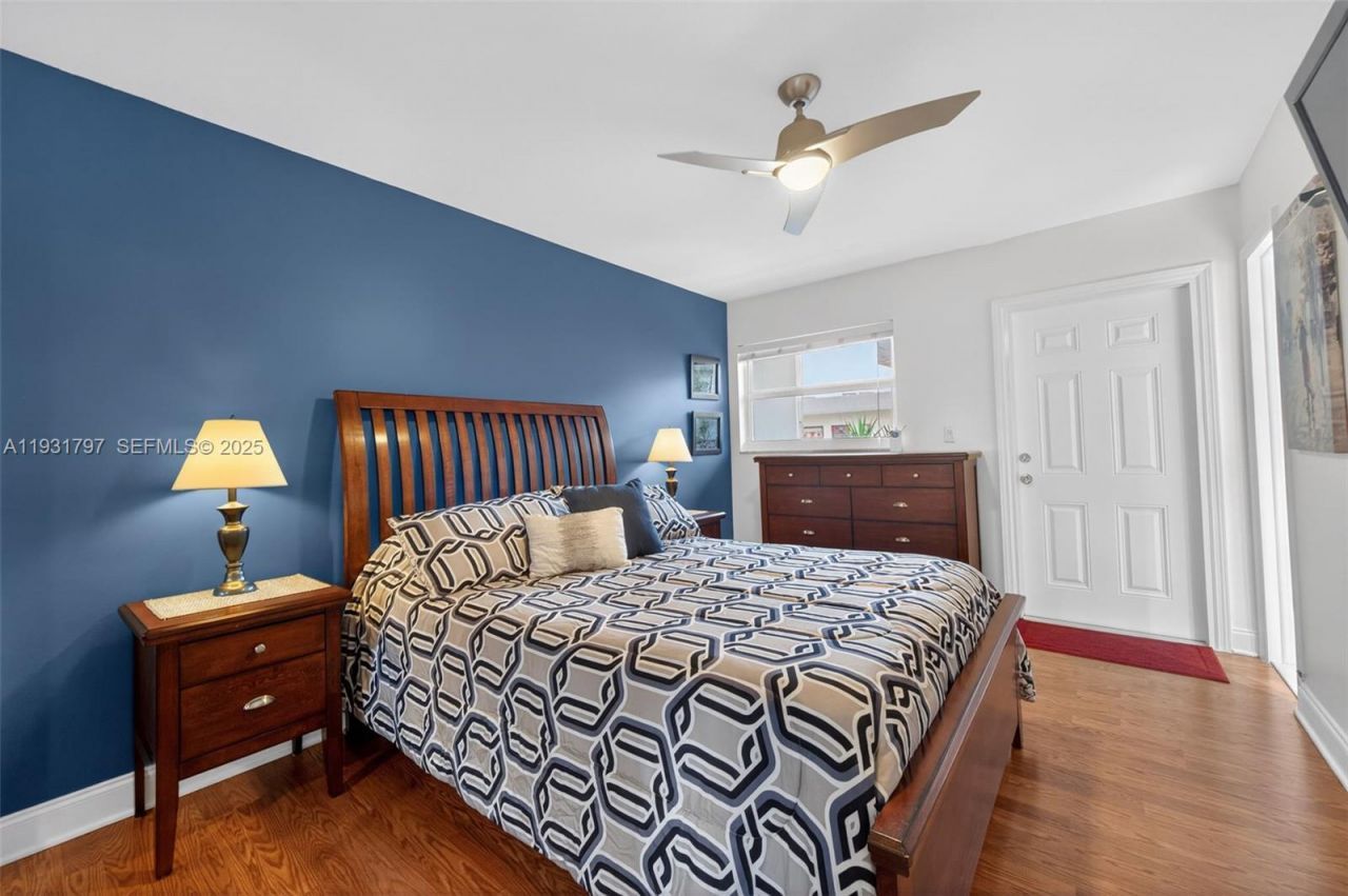 415 NE 2nd St, Unit 224, Hallandale Beach, FL 33009 Photo