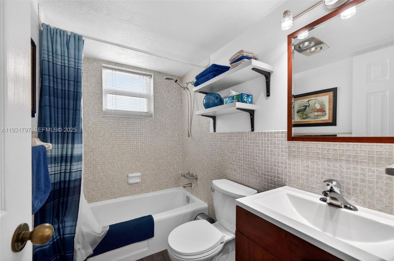 415 NE 2nd St, Unit 224, Hallandale Beach, FL 33009 Photo