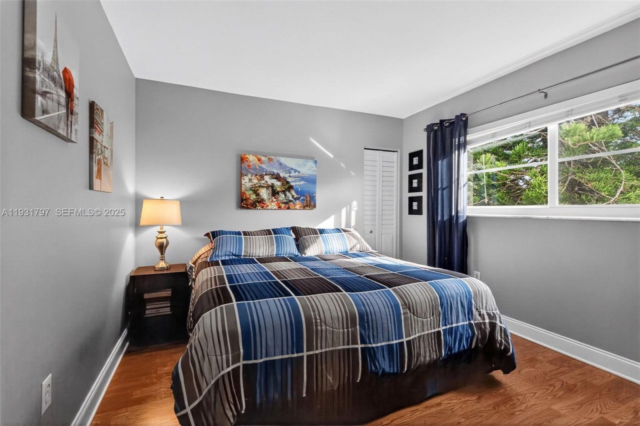 415 NE 2nd St, Unit 224, Hallandale Beach, FL 33009 Photo