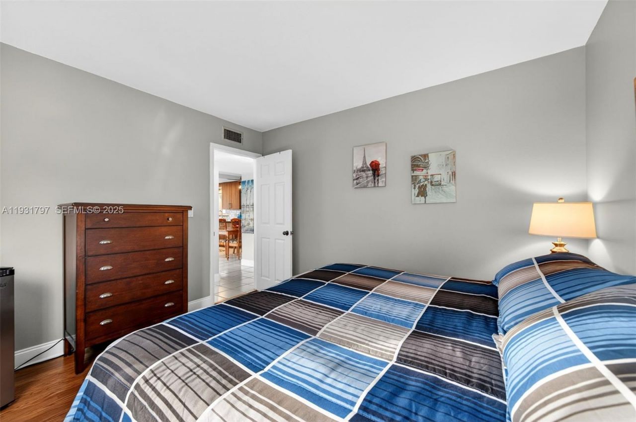 415 NE 2nd St, Unit 224, Hallandale Beach, FL 33009 Photo