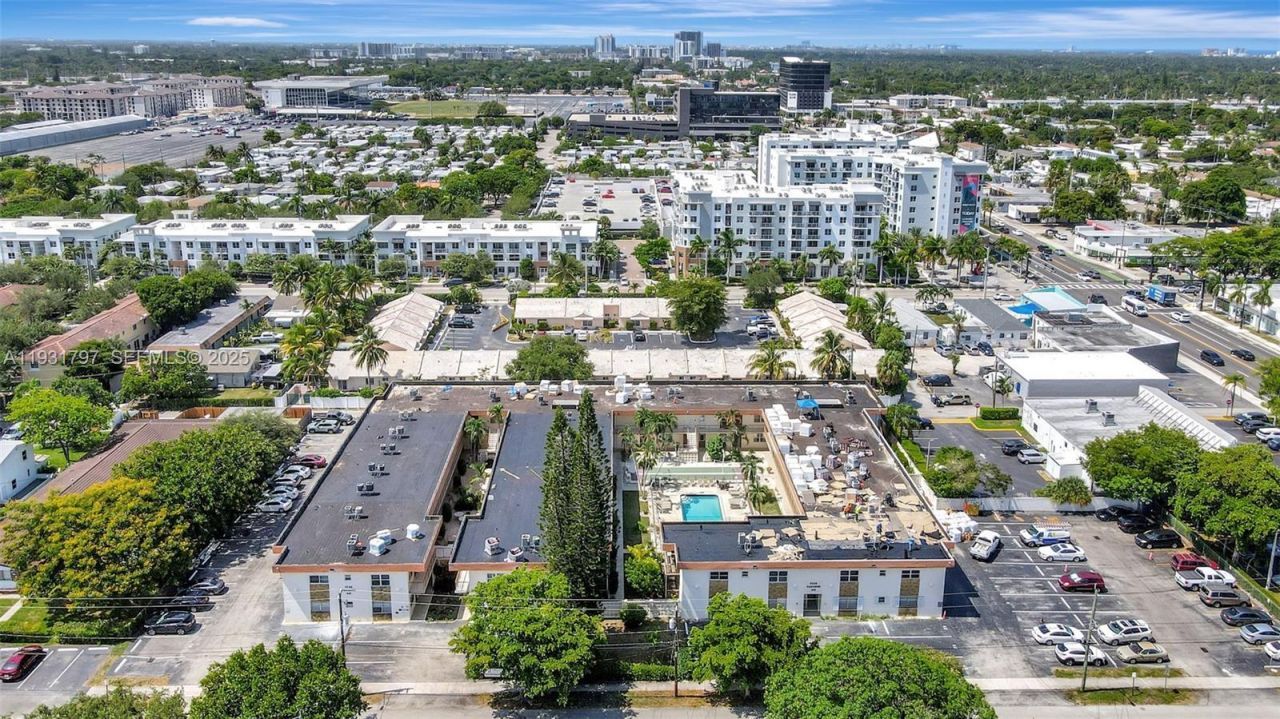 415 NE 2nd St, Unit 224, Hallandale Beach, FL 33009 Photo