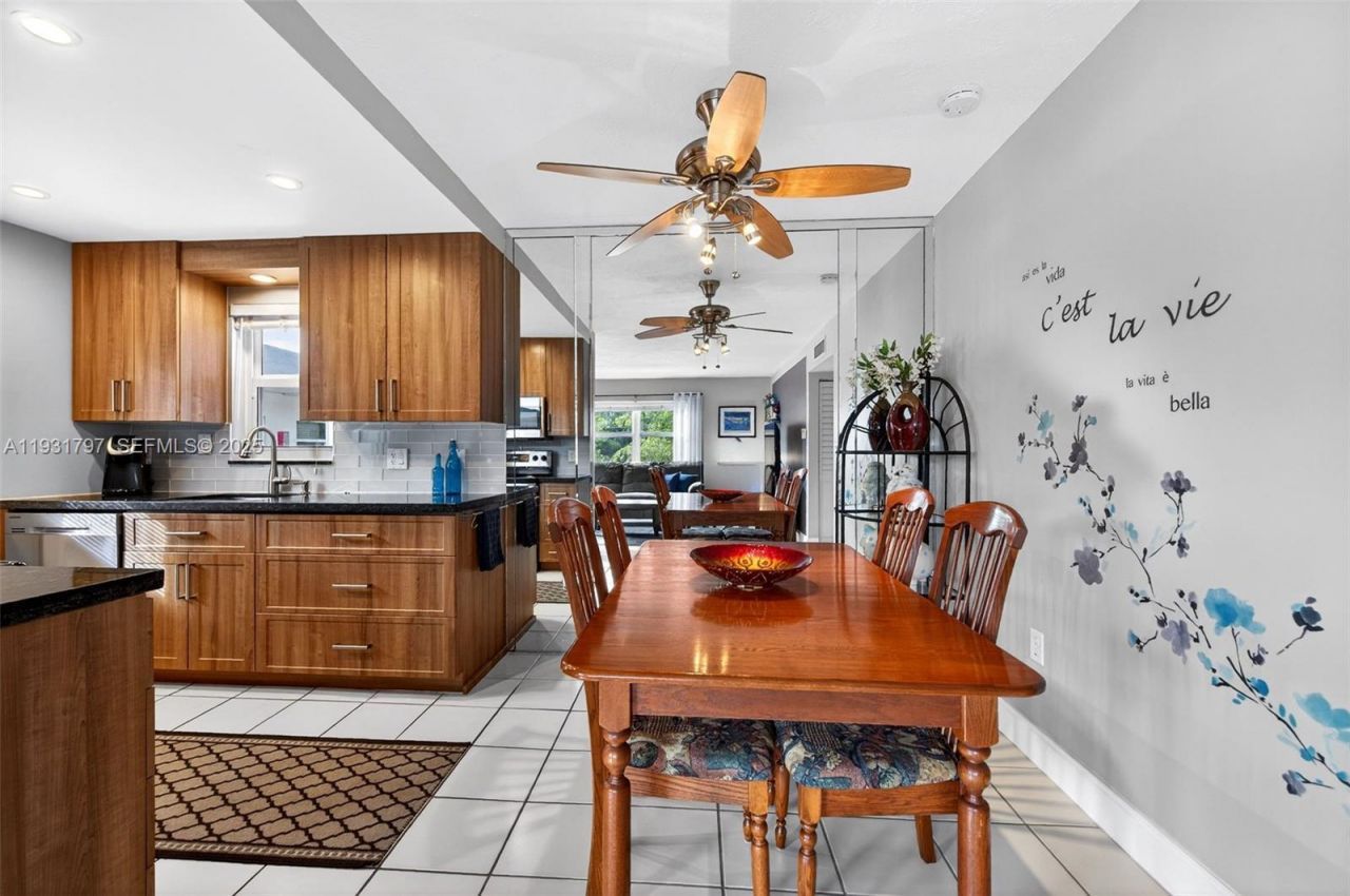 415 NE 2nd St, Unit 224, Hallandale Beach, FL 33009 Photo