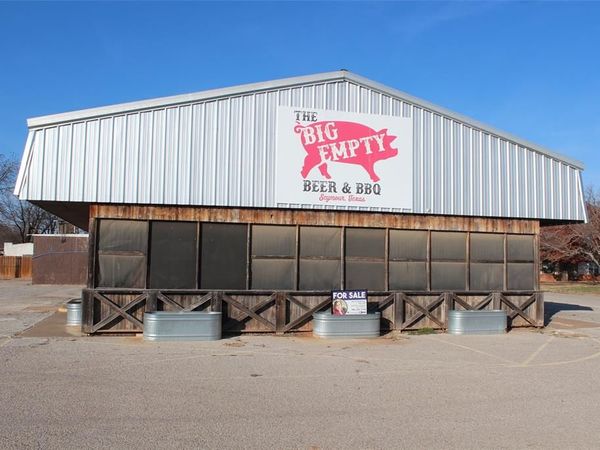 700 W California Street, Seymour, TX 76380