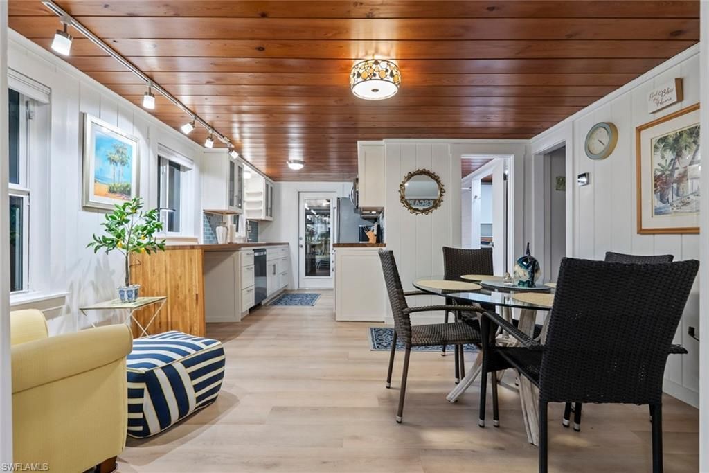 107 Bayshore Way, Goodland, FL 34140 Photo