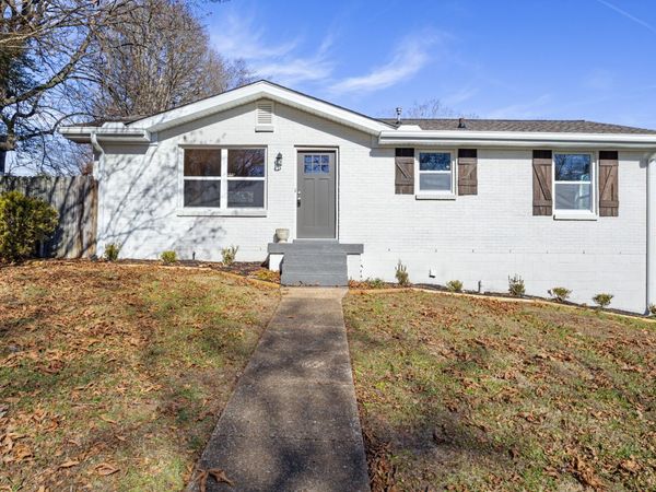 1447 McCan Dr, Clarksville, TN 37043