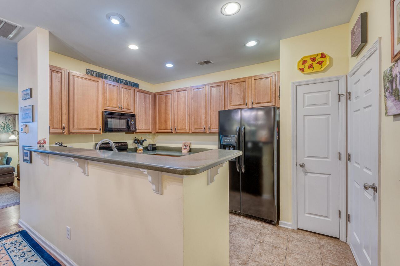 1515 Royal Colony Road Photo 10