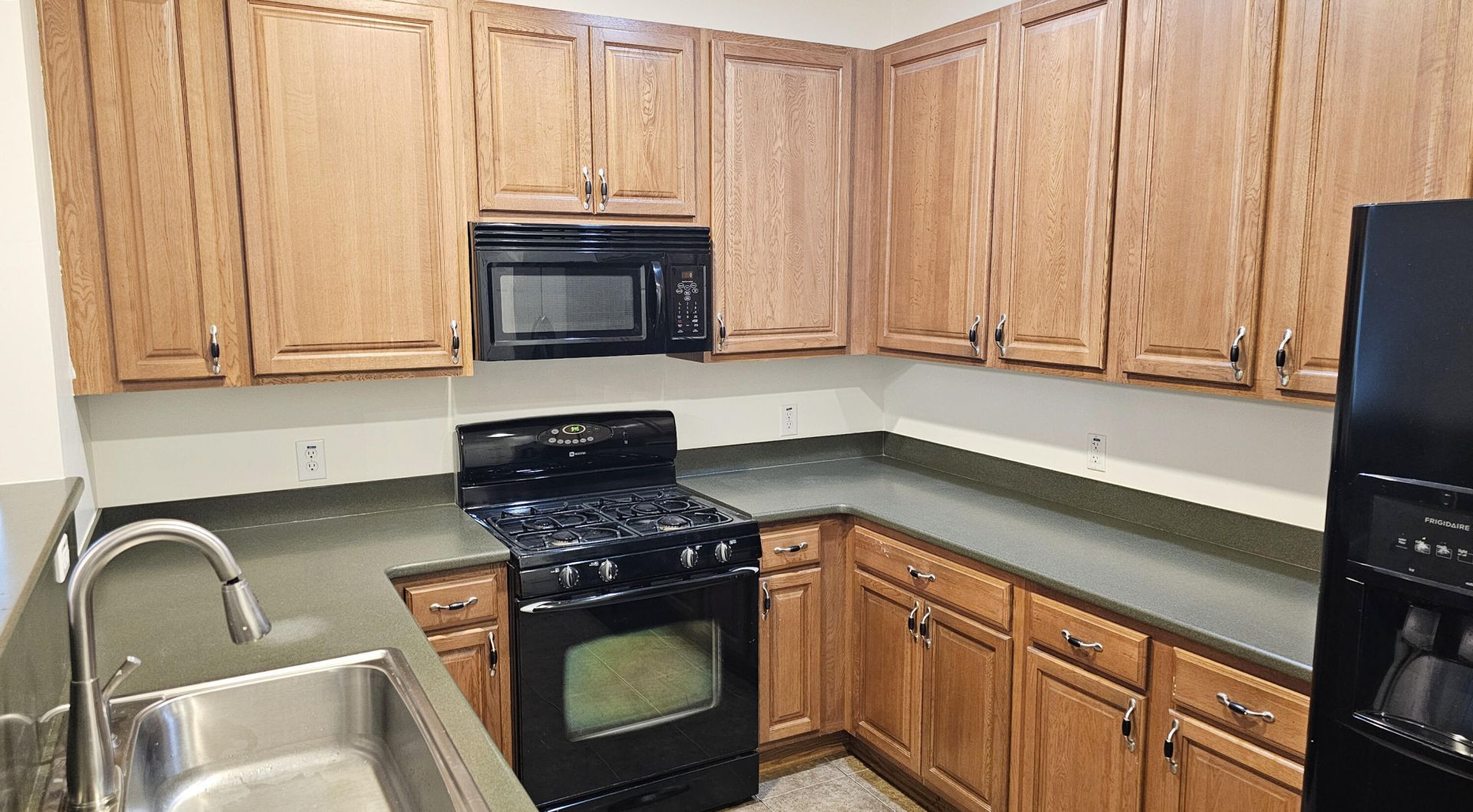 1515 Royal Colony Road Photo 15