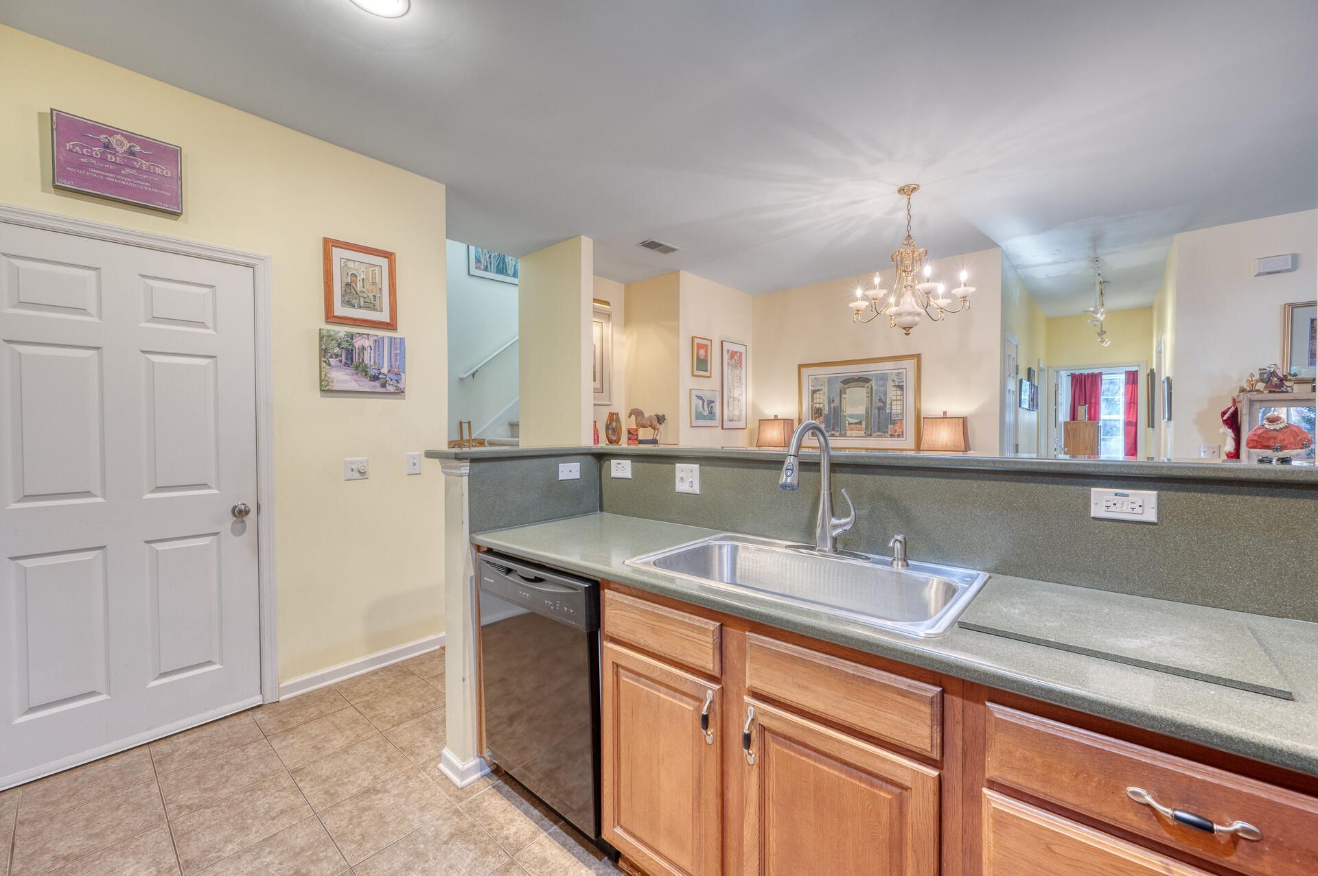 1515 Royal Colony Road Photo 20