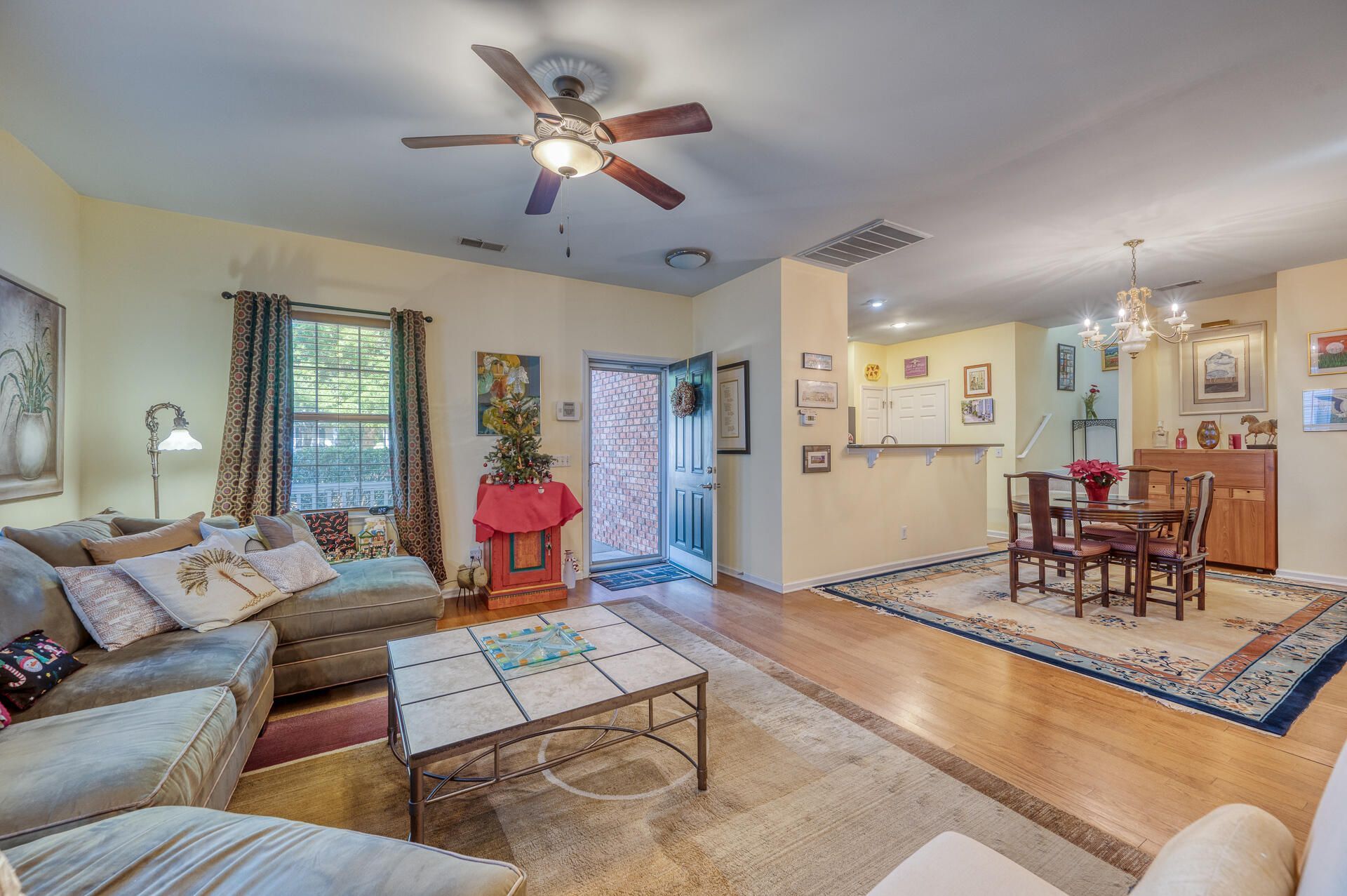 1515 Royal Colony Road Photo 5