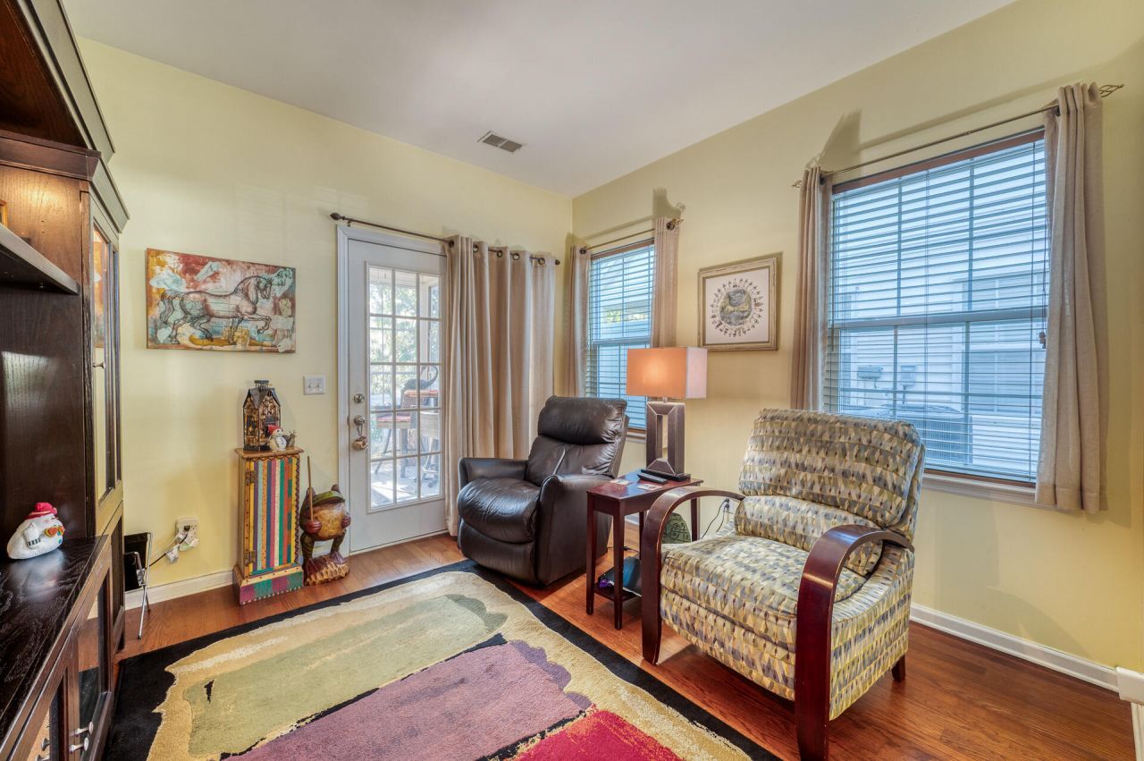 1515 Royal Colony Road Photo 6