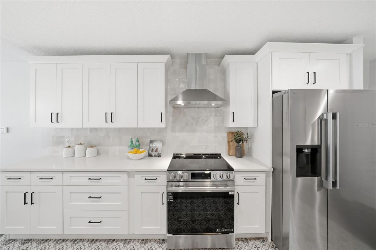 7033 Hibiscus Avenue S, South Pasadena, FL 33707 Photo