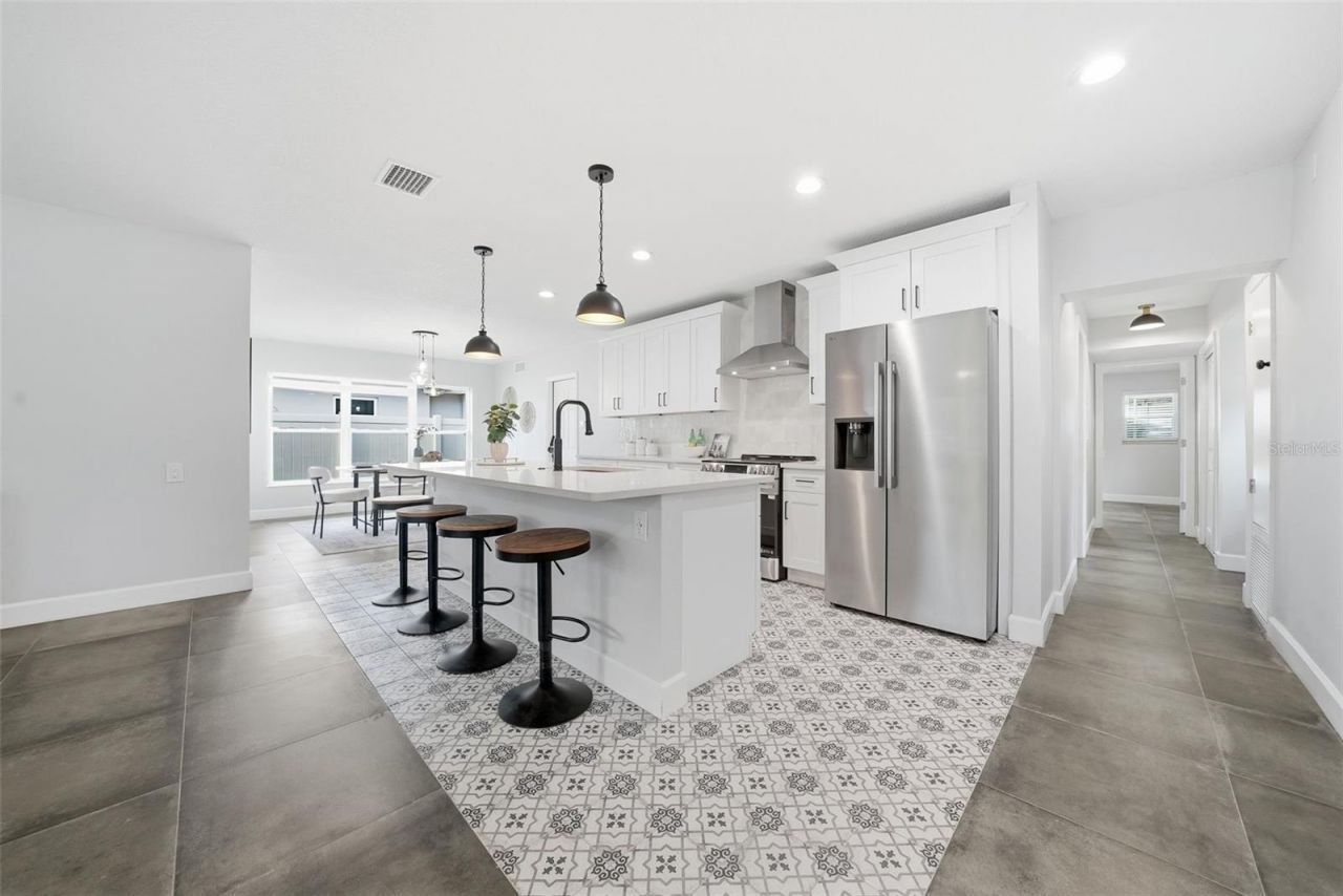 7033 Hibiscus Avenue S, South Pasadena, FL 33707 Photo